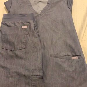 Medium gray figs set